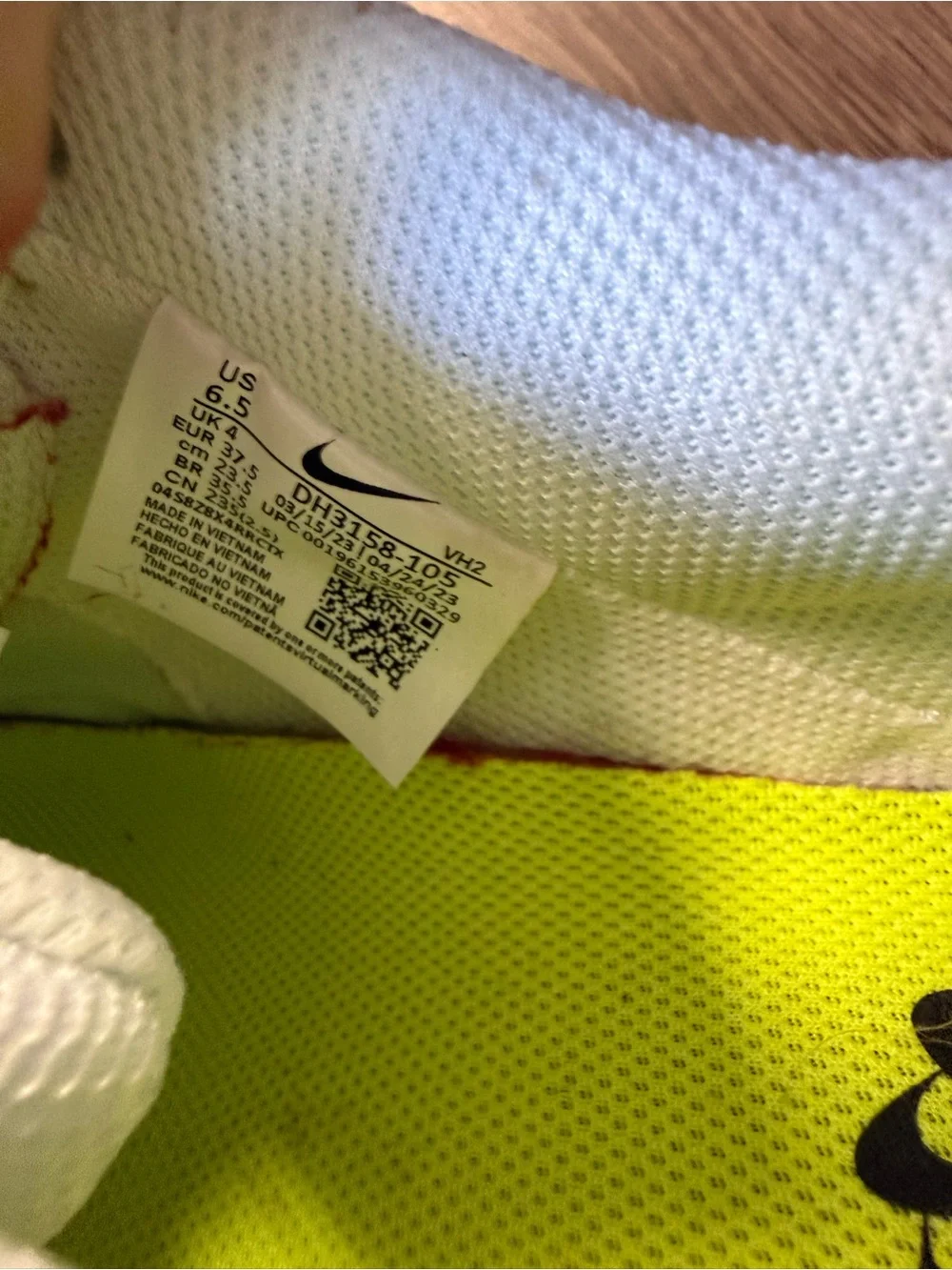 Nike youth low